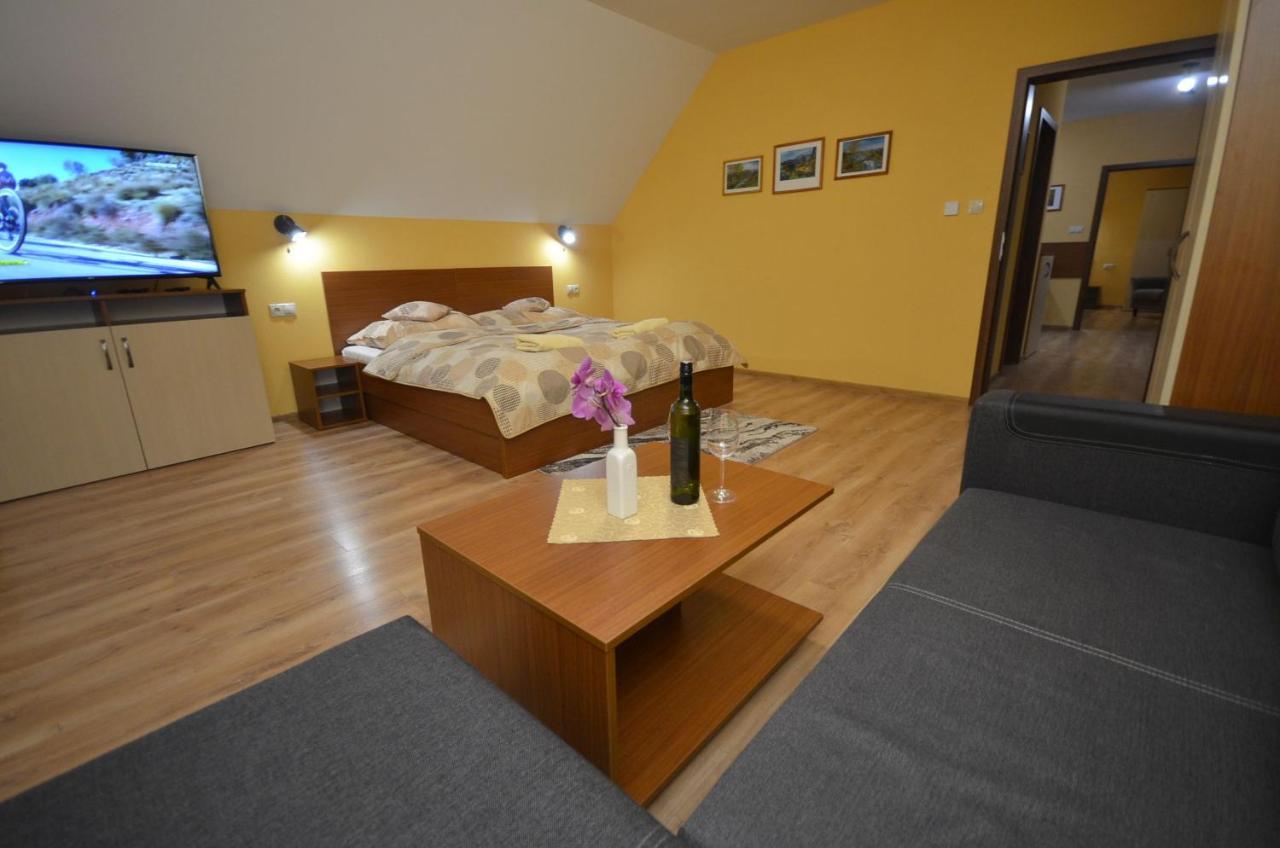Apartmany Best I. Bešeňová Extérieur photo